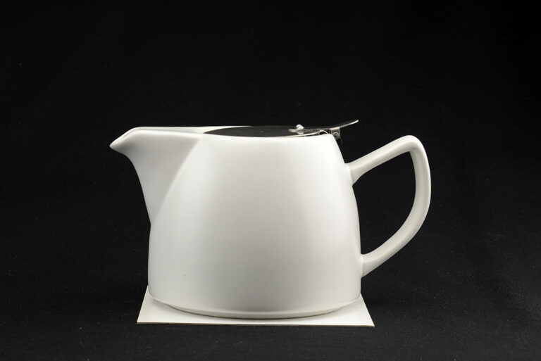 Modern fehér teáskanna