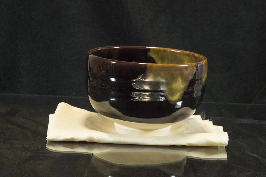 Aranyló Kutani chawan