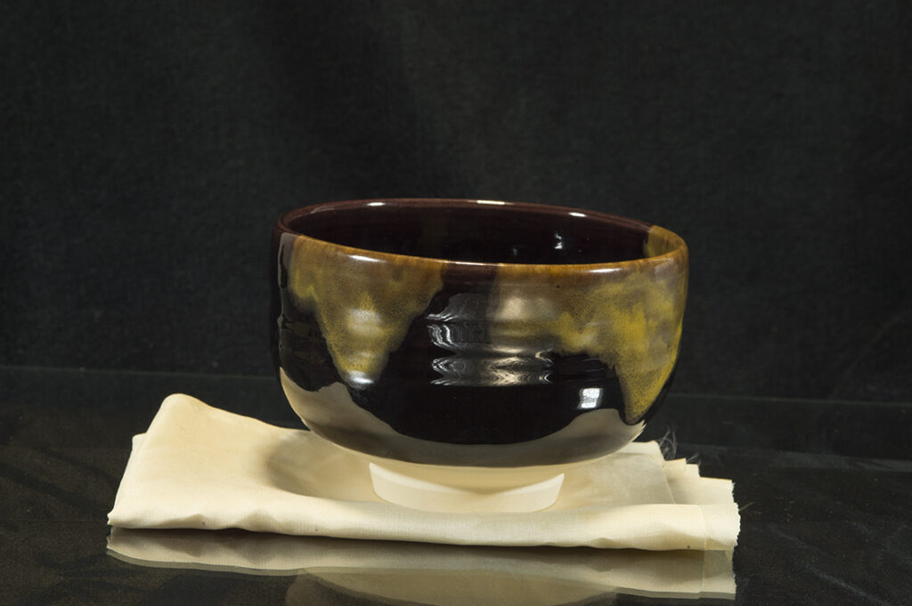 Aranyló Kutani chawan