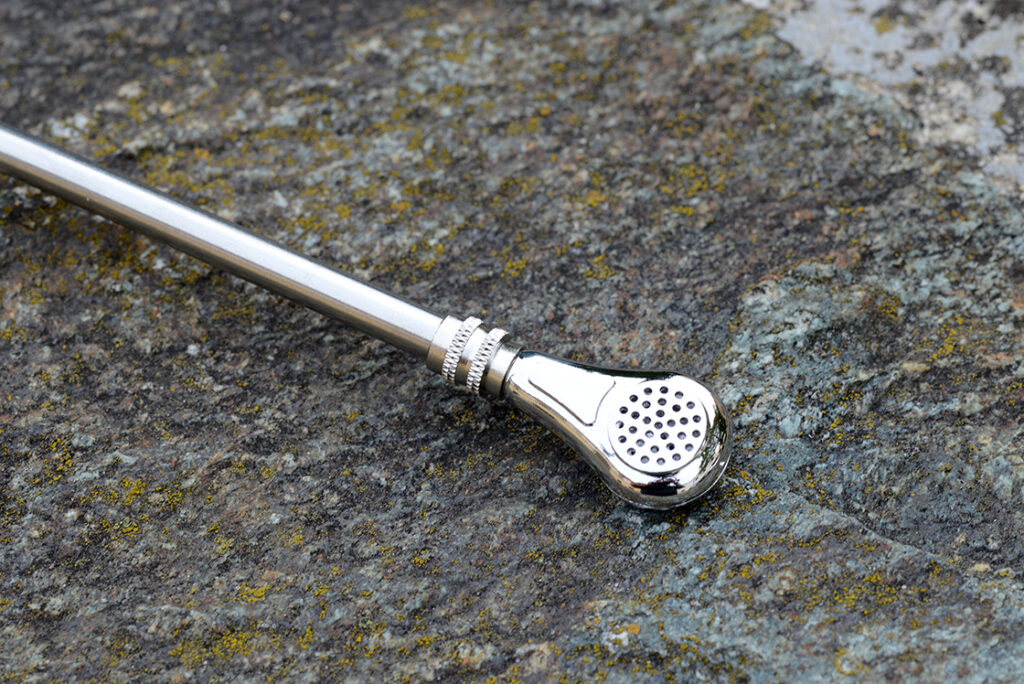 Hajlított, szétszedhető bombilla