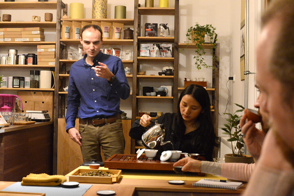 William, Osmont a teakertész