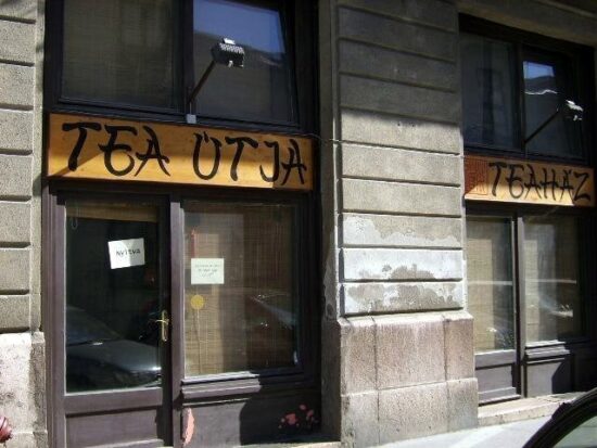 tea útja eredeti cégér