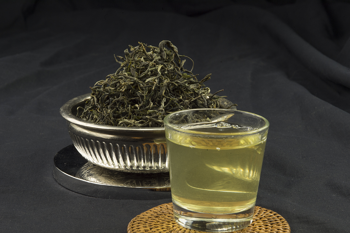 wuliang-yunnan-mao-jian-kinai-zold-tea