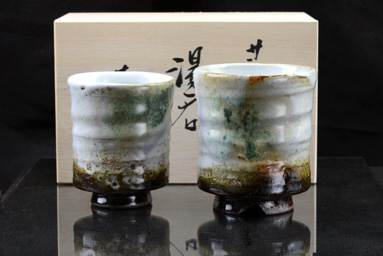 Szivárványos sansai teáscsésze pár