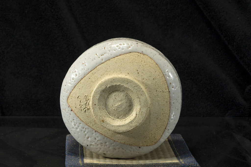  Japanese Tea bowl, Shino ware by Famous Potter, Taigan Kato