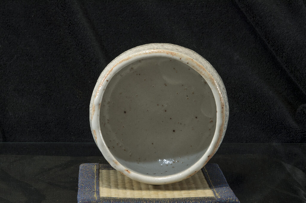  Japanese Tea bowl, Shino ware by Famous Potter, Taigan Kato
