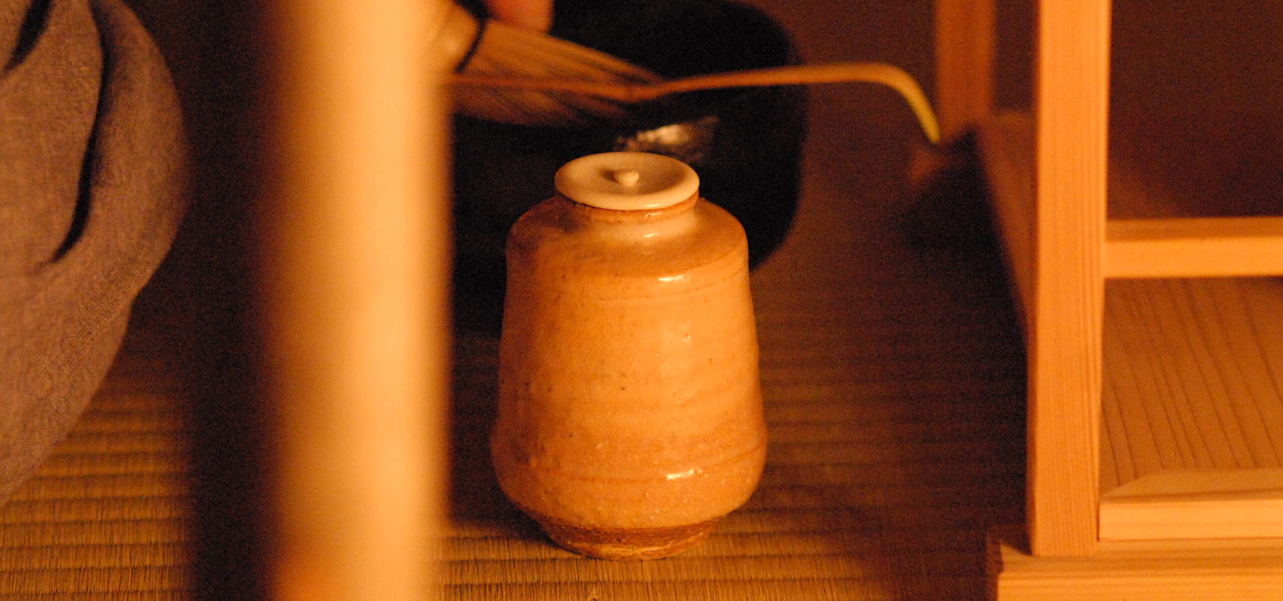 chaire teatartó koichához