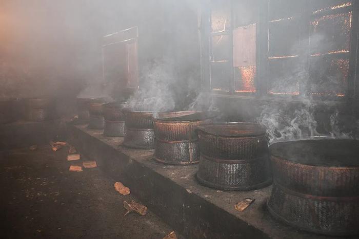 tongmu lapsang souchong fekete tea