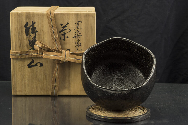 pentagon-kuro-raku-chawan-japan-matcha-teascsesze