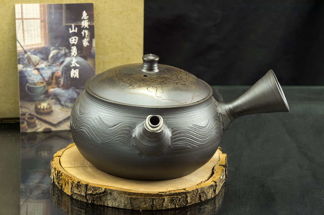 hullamos-tokoname-teaskanna-yutaro-yamada-